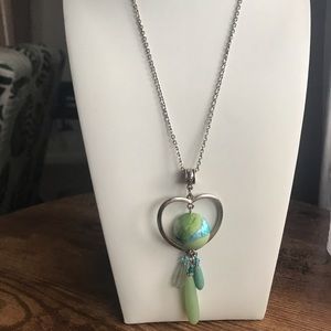 28” 14k white gold chain necklace with heart pendent. (K14)